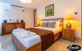 Costa Karakoy Hotel